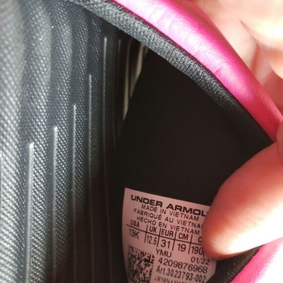 Kids Pink Under Armour Pool Slides - Picture 6 of 6